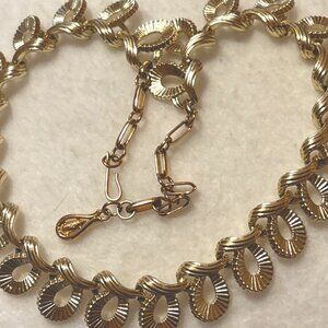 Necklace Coro Pegasus Signed Chunky Chain Gold Tone Adjustable 5/8" Wide VTG